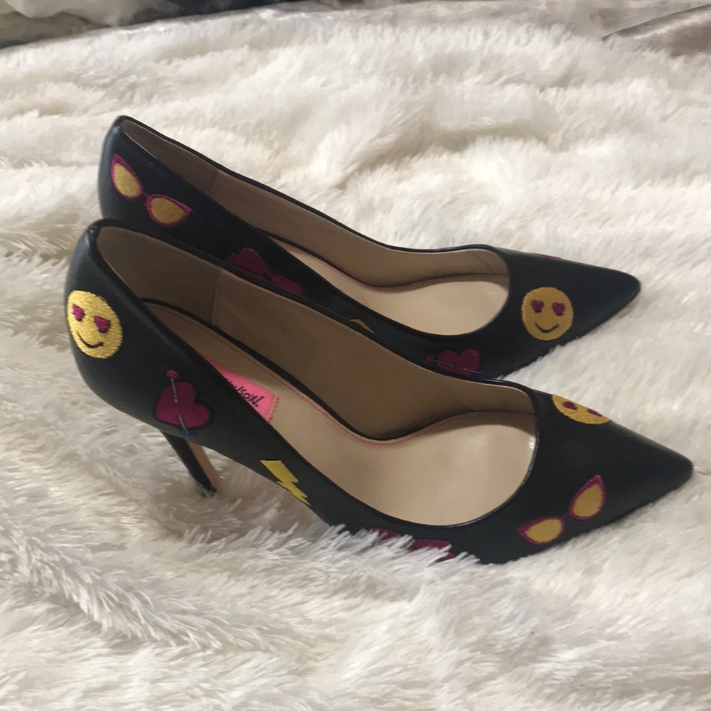 Betsy Johnson Shoes - Picture 2 of 4